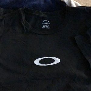 Oakley T-shirt